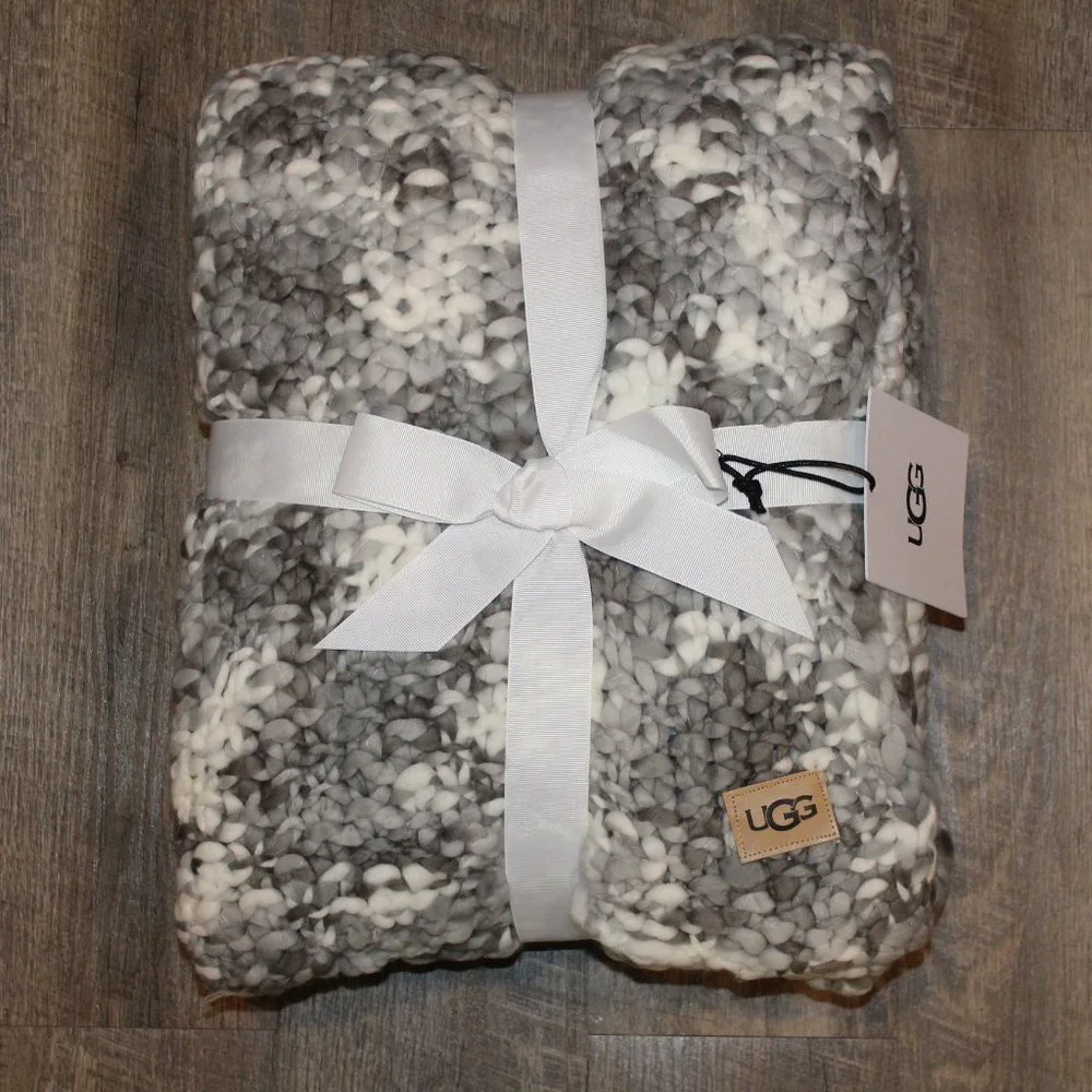 NWT UGG HOME‎ KNIT SWEATER GRAY MULTI 50 X 70 GRAY THROW